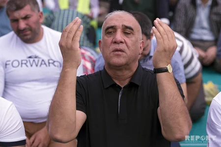 Bakıda bayram namazı - FOTOREPORTAJ