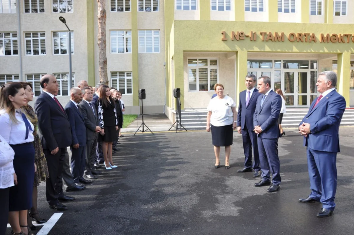 Təhsil naziri Biləsuvarda məktəbin açılışında iştirak edib
