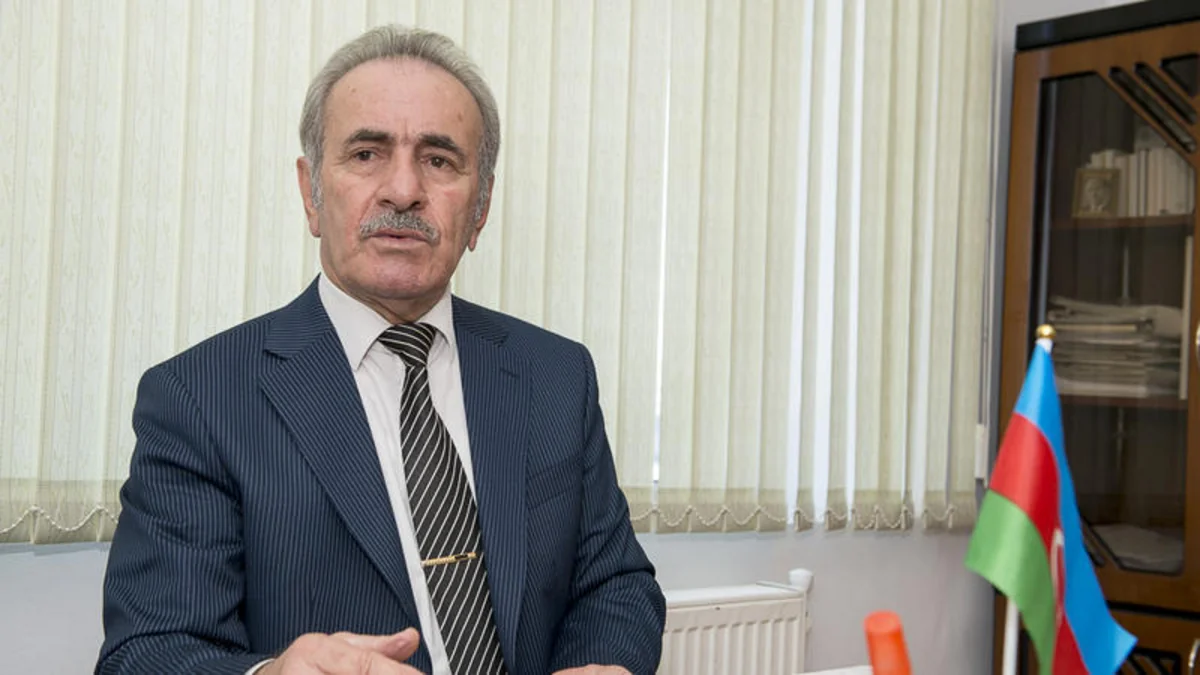 Президент наградил Джанали Акберова