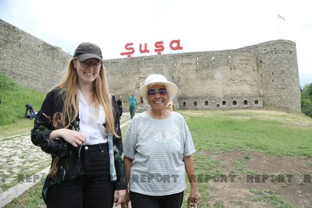Зарубежные путешественники посетили Шушу
