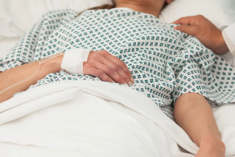 Bakıda avtomobil 53 yaşlı qadını vurub