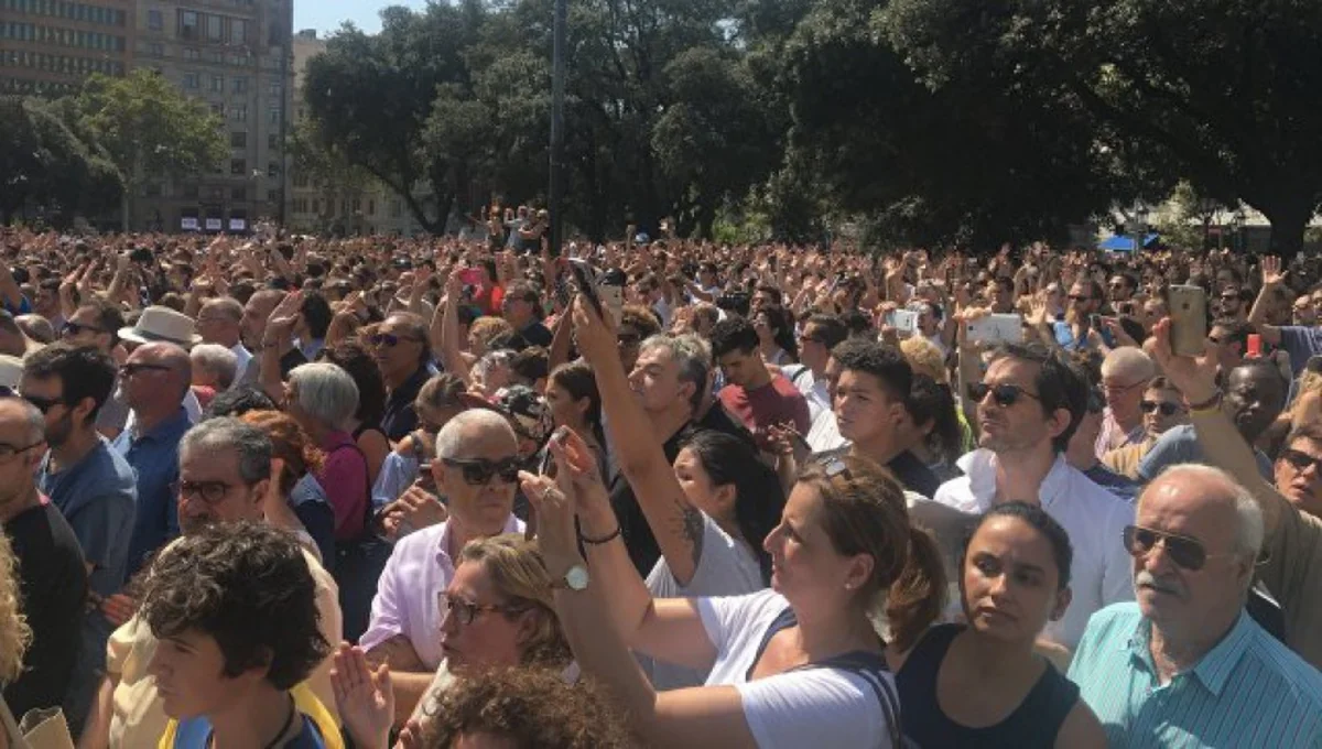 Madridin mərkəzində müsəlmanlar terrora qarşı nümayiş keçiriblər