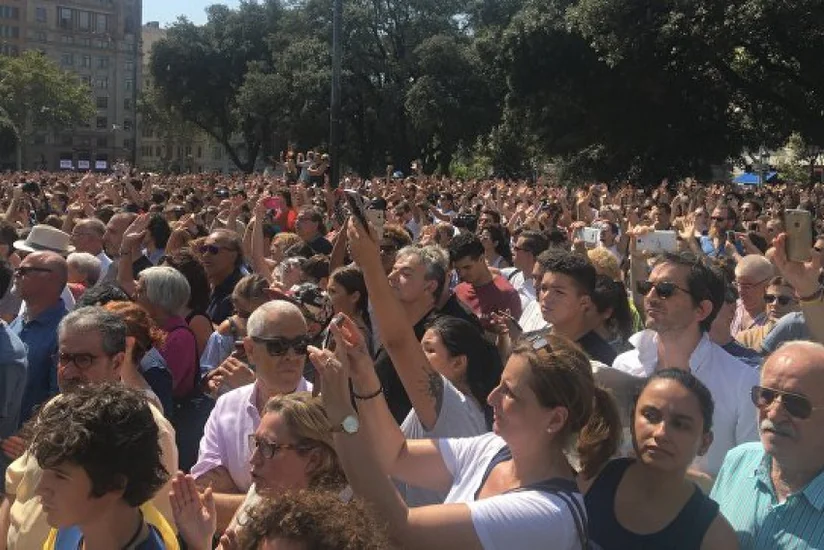 Madridin mərkəzində müsəlmanlar terrora qarşı nümayiş keçiriblər