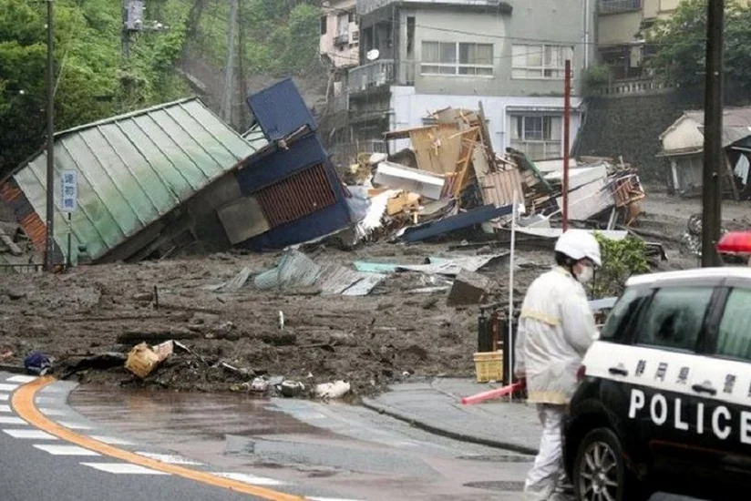 В результате оползня в Японии разрушились около 10 домов