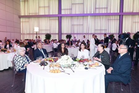 Azərbaycanın Birinci vitse-prezidenti Mehriban Əliyeva məcburi köçkünlərin tədbirində iştirak edib