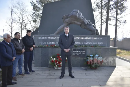 Azərbaycanın Gürcüstandakı səfiri 20 Yanvar şəhidinin ailəsi ilə görüşüb