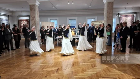 В Кишиневе открылась выставка азербайджанских ковров