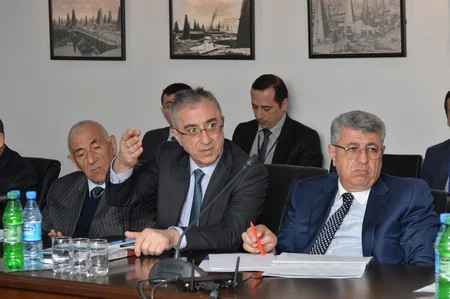 Bakı neft emalı zavodunun yenidən qurulması ilə bağlı iclas keçirilib