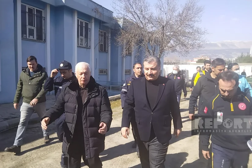 Фахреттин Коджа посетил мобильные полевые госпитали МЧС Азербайджана в Кахраманмараше