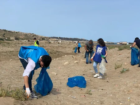 “Təmiz sahil, təmiz Xəzər” devizi altında təmizlik aksiyası keçirilib