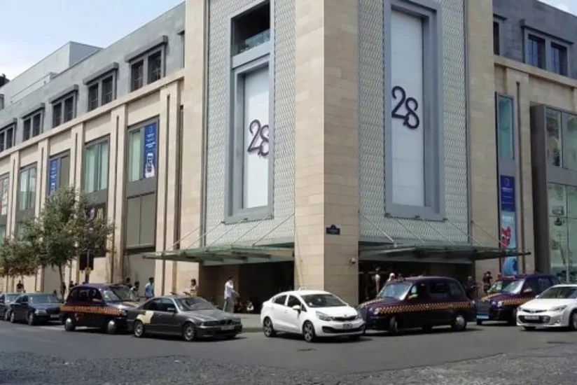 Туристка попыталась совершить кражу в ТЦ 28 Mall в Баку
