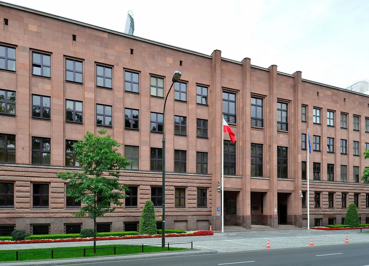 Polşa öz vətəndaşlarını Yaxın Şərqi tərk etməyə çağırır