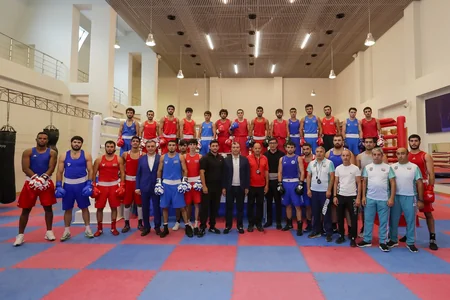 Sahil Babayev və Fərid Qayıbov boks millisinin məşqini izləyib