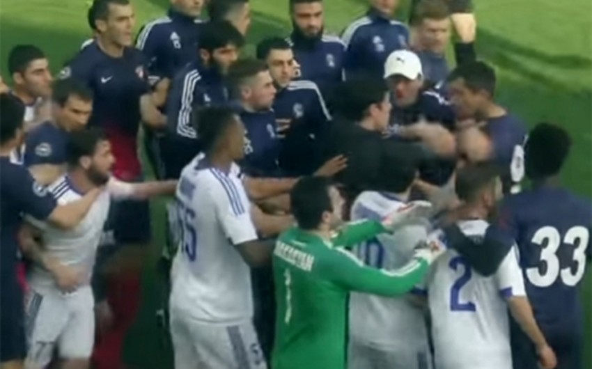 Futbol üzrə Azərbaycan çempionatında dava düşüb