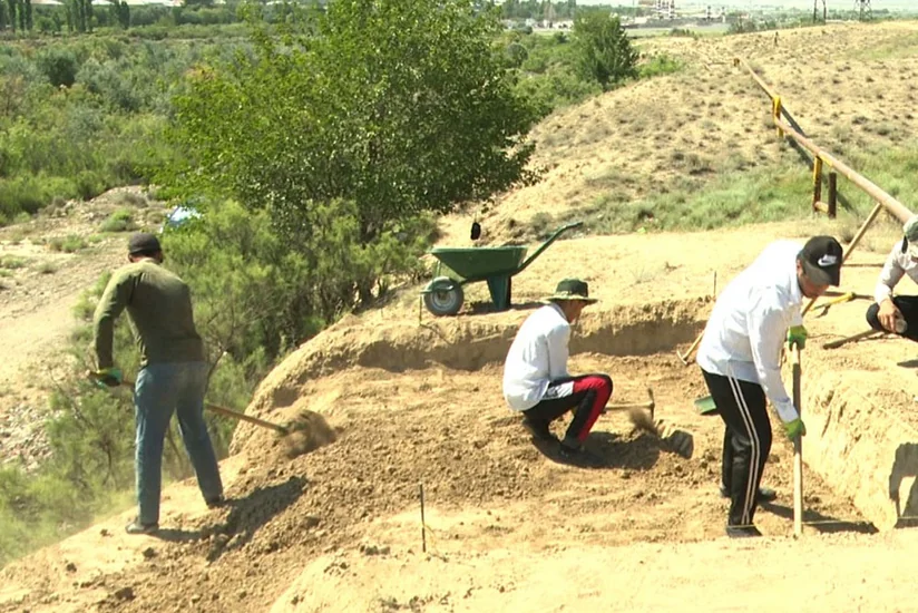 Naxçıvanda antik dövrə aid qəbir abidəsi və keramika nümunələri aşkarlanıb
