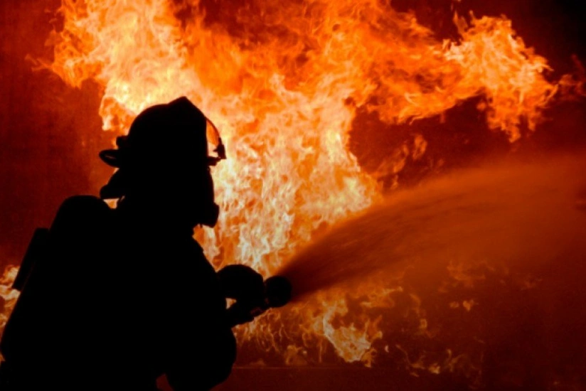 Cəlilabadda səkkizotaqlı ev yanıb