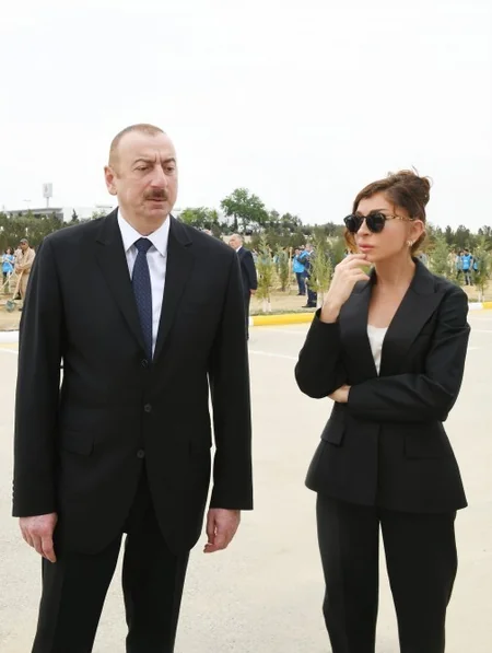 Prezident İlham Əliyev ulu öndər Heydər Əliyevin doğum gününə həsr olunan ağacəkmə aksiyasında iştirak edib - YENİLƏNİB