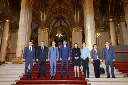 Dövlət Komitəsinin nümayəndə heyəti Macarıstanda görüşlərə başlayıb