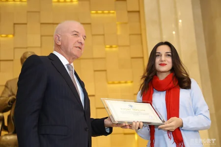 YAP-da İmadəddin Nəsiminin 650 illik yubileyi ilə bağlı sərgi açılıb - FOTO