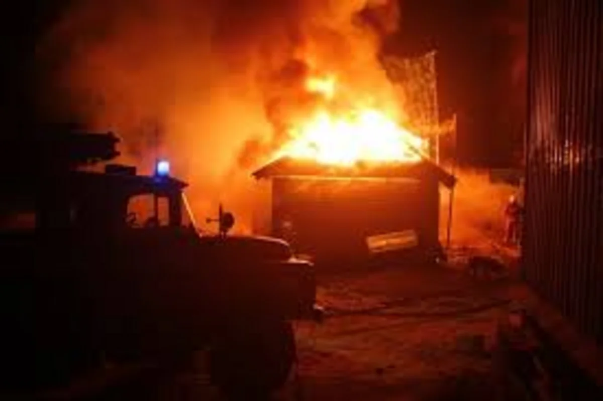 В Москве при пожаре в бытовке погибли 6 человек