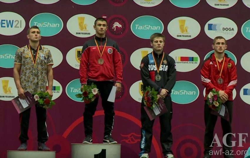 Azərbaycan güləşçiləri Avropa çempionatının ilk günündə bir dəst medal qazanıblar