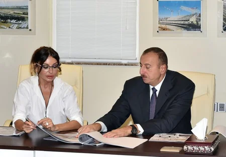 Azərbaycan prezidenti Bakı Olimpiya Stadionunda  tikinti işlərinin gedişi ilə tanış olub