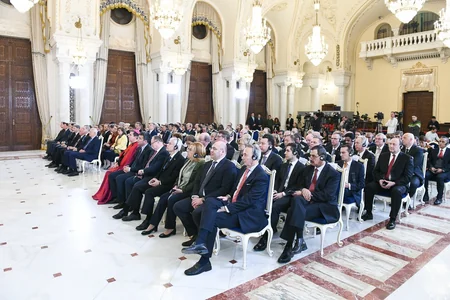 Rumıniya prezidenti xarici ölkələrin səfirləri ilə görüşüb