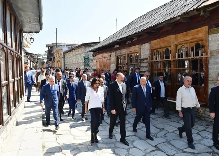 Prezident: Nə qədər çox turist gəlsə, ölkəmizə o qədər də çox pul gələcək