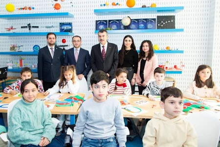 Türkiyəli nazir “ASAN xidmət”də olub