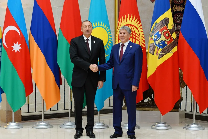 İlham Əliyev qırğız həmkarının rəsmi qəbulunda iştirak edib