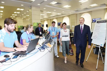 ​Prezident İlham Əliyev birinci Avropa Oyunları Əməliyyat Komitəsinin baş ofisində yaradılan şəraitlə tanış olub