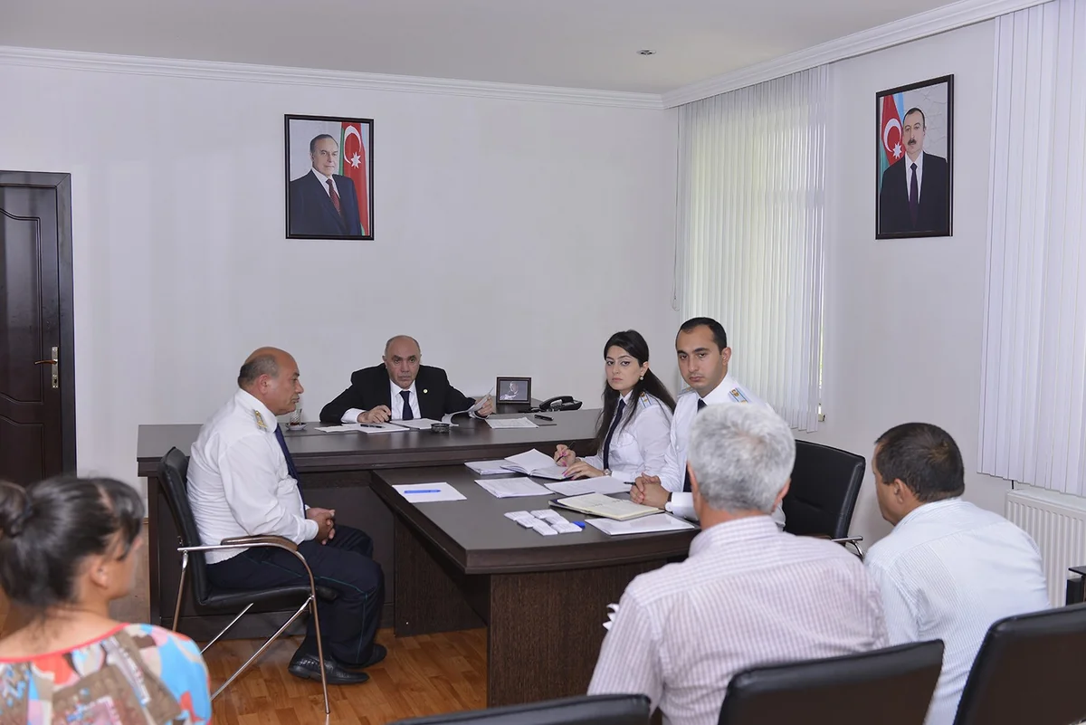 Baş prokuror Oğuzda vətəndaşları qəbul edib