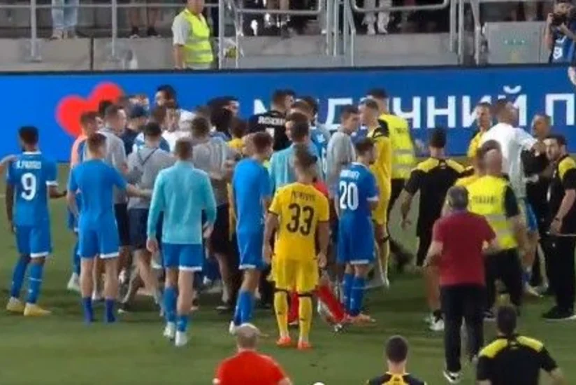 Konfrans Liqası oyunundan sonra futbolçular arasında dava düşüb