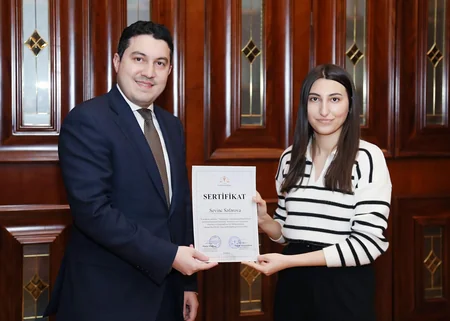 Ali Məhkəmədə fəaliyyətlərini uğurla başa vuran Femida könüllülərinə sertifikatlar verilib