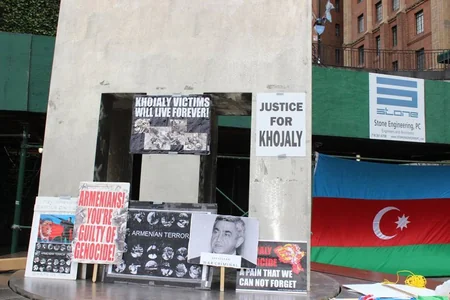 BMT-nin Nyu-Yorkdakı mənzil-qərərgahı qarşısında etiraz mitinqi keçirilib