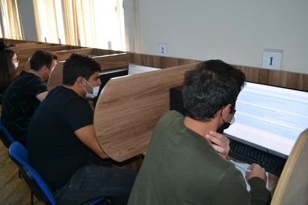 Prokurorluq orqanlarına qəbulla bağlı test imtahanı keçirilib