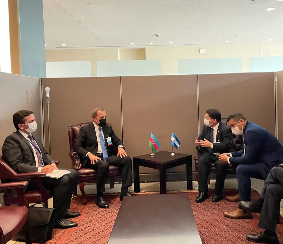 Azerbaijani FM meets with NAM member countries' FMs