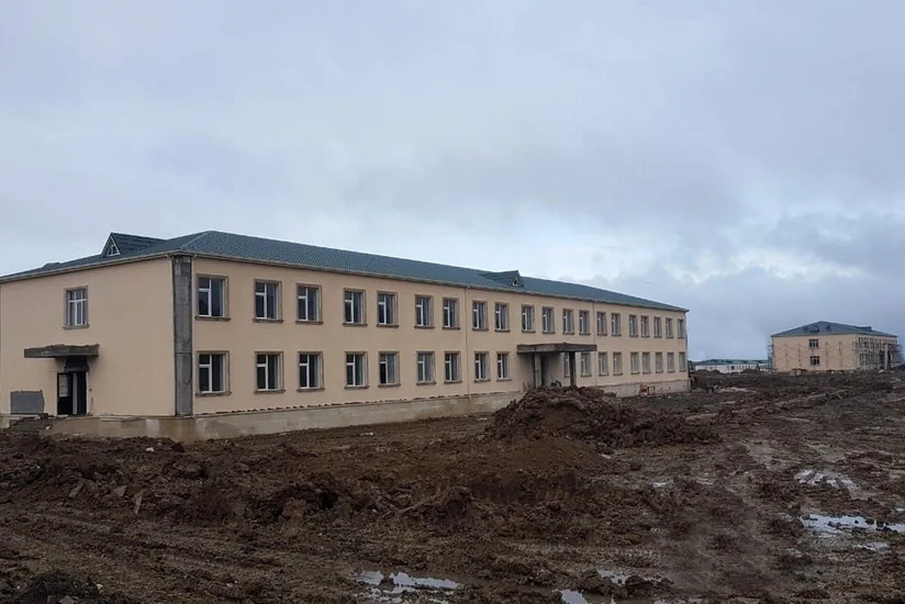 Закир Гасанов осмотрел военные объекты, на которых завершаются строительные работы