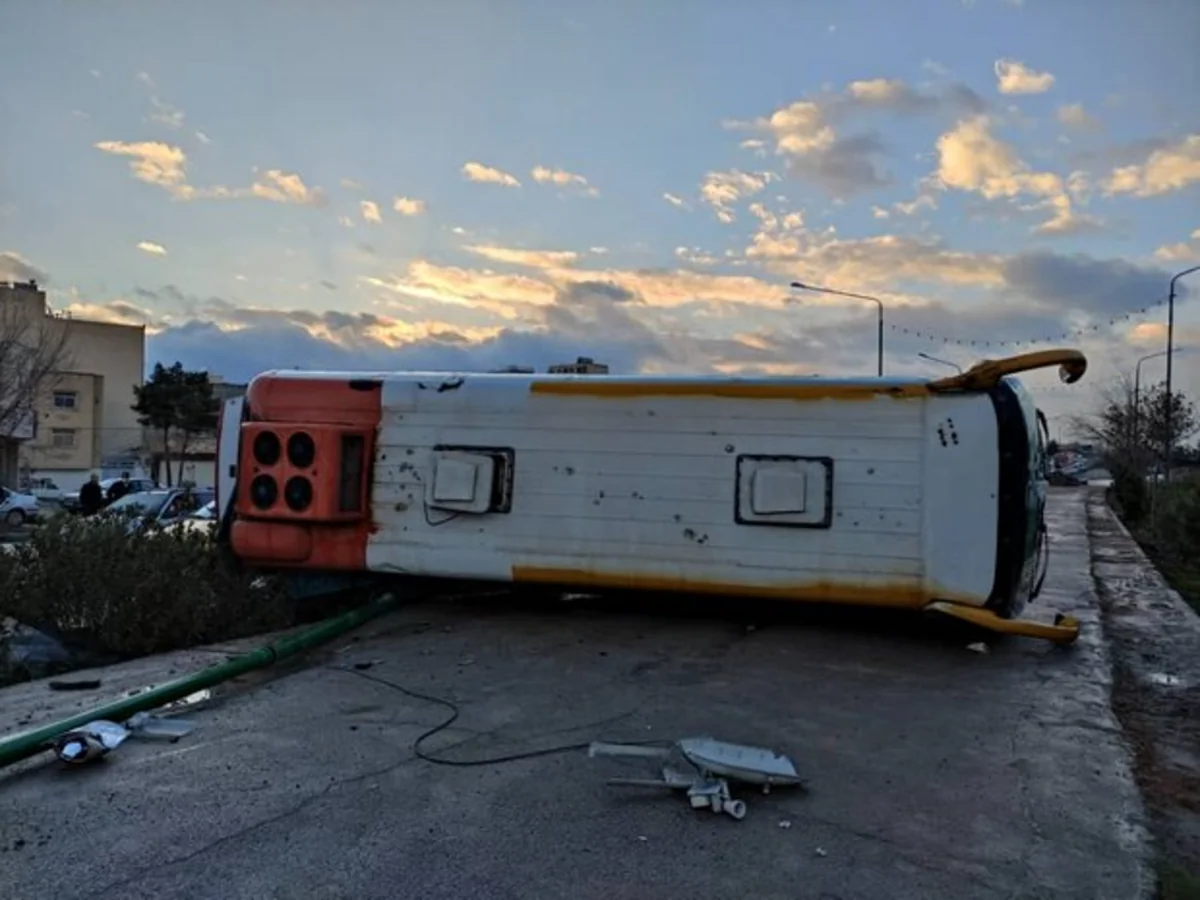 İranda avtobus aşıb, 18 nəfər yaralanıb