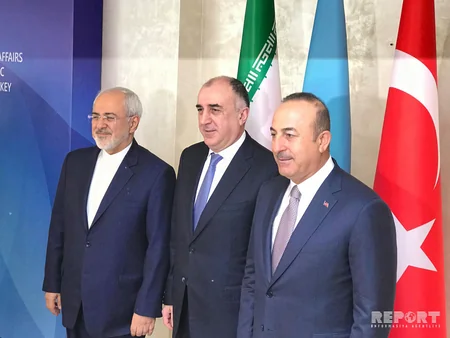 Bakıda Azərbaycan-İran-Türkiyə XİN başçılarının beşinci üçtərəfli görüşü başlayıb