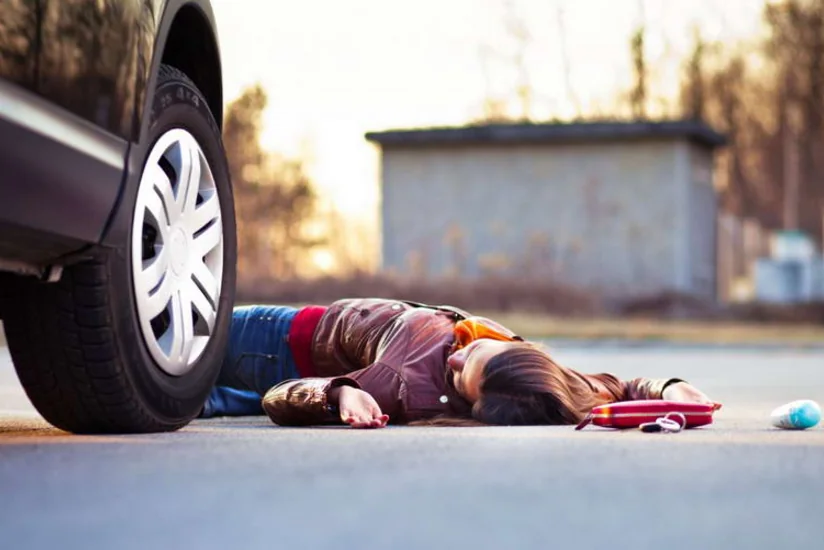 В Баку автомобиль сбил 19-летнюю девушку