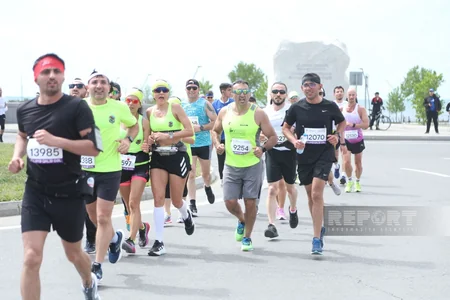 Heydər Əliyev Fondunun təşəbbüsü ilə keçirilən “Bakı Marafonu 2024” start götürüb