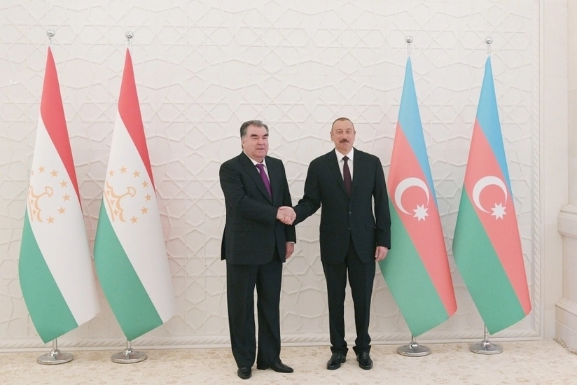 Emoməli Rəhmon Prezident İlham Əliyevə zəng edib
