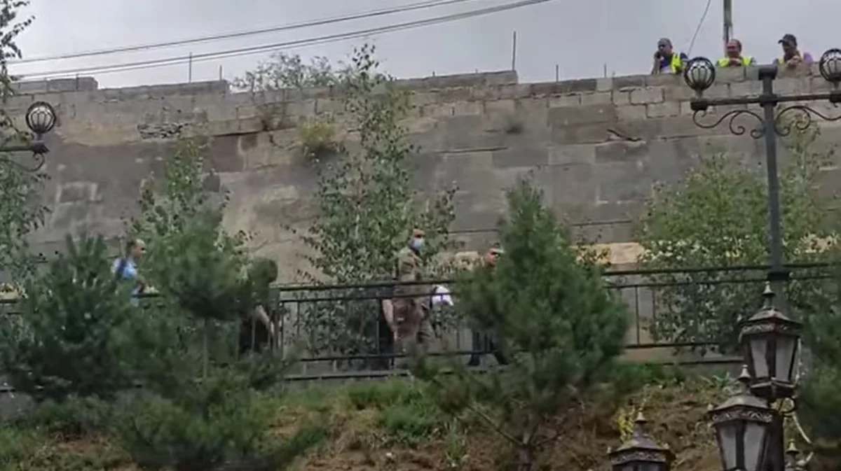Ermənistan xüsusi təyinatlıları Oxçuçayı çirkləndirən kombinatda əməliyyat keçirir