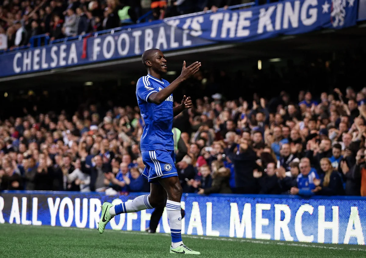 Chelsea's Brazilian midfielder retires