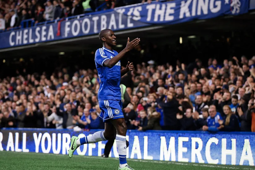 Chelsea's Brazilian midfielder retires