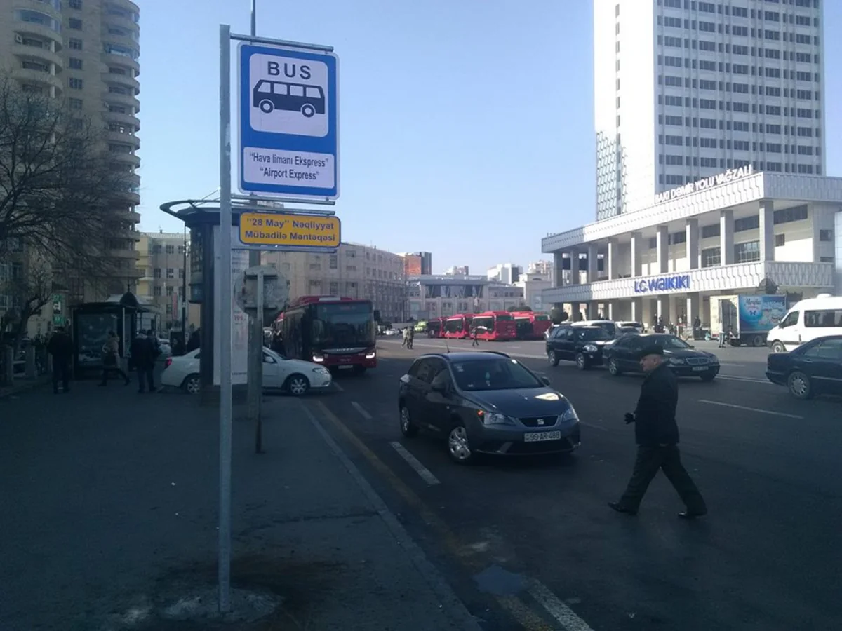 Bakı Nəqliyyat Agentliyi paytaxtda yeni yol nişanları quraşdırıb