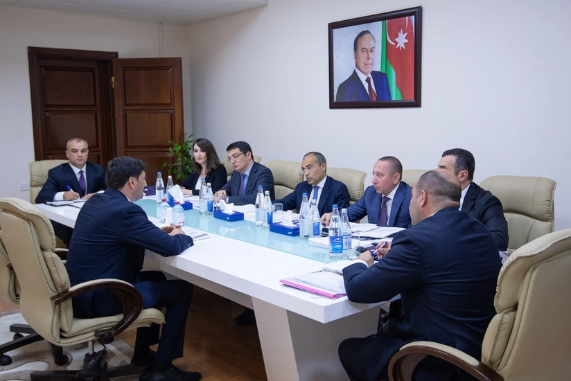 Vergilər naziri Göyçayda vətəndaşları qəbul edib