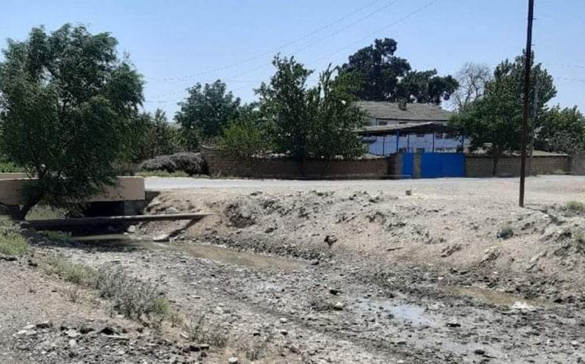 Biləsuvarın 7 kəndində su problemi davam edir 