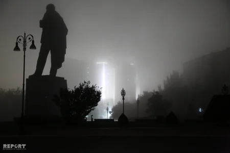 Bakı şəhərinin üzərini su buxarı bürüyüb - FOTO
